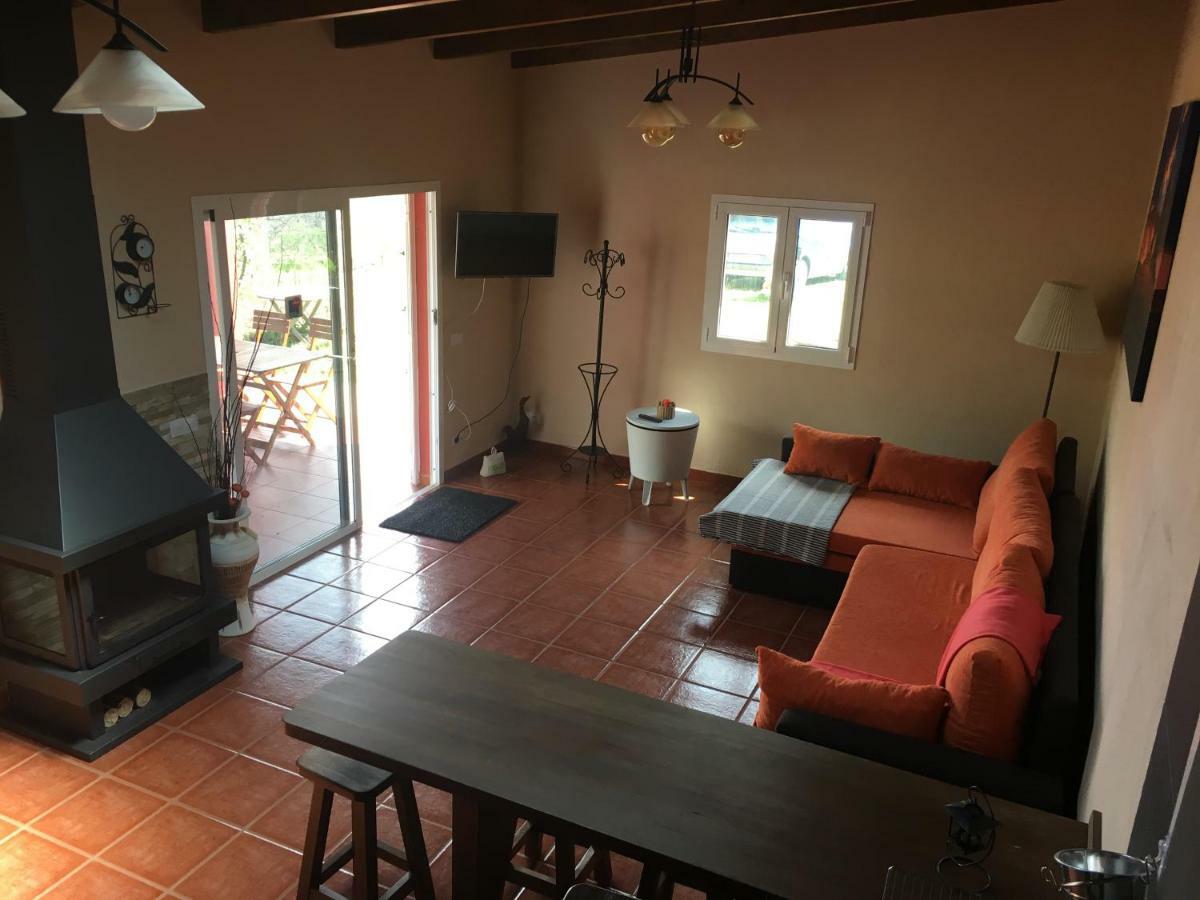 Villa Rafael Vega de San Mateo Exteriör bild